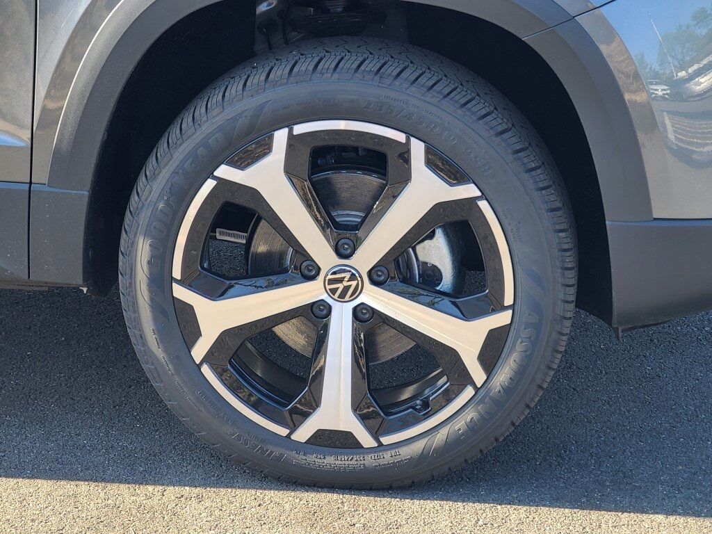 2025 Volkswagen Taos 1.5T SEL Springfield VA