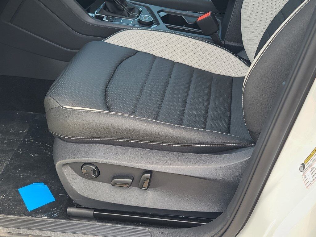 2025 Volkswagen Taos 1.5T SEL Springfield VA