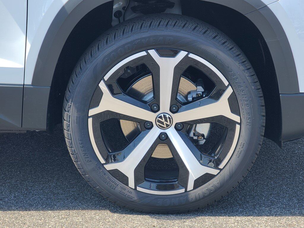 2025 Volkswagen Taos 1.5T SEL Springfield VA