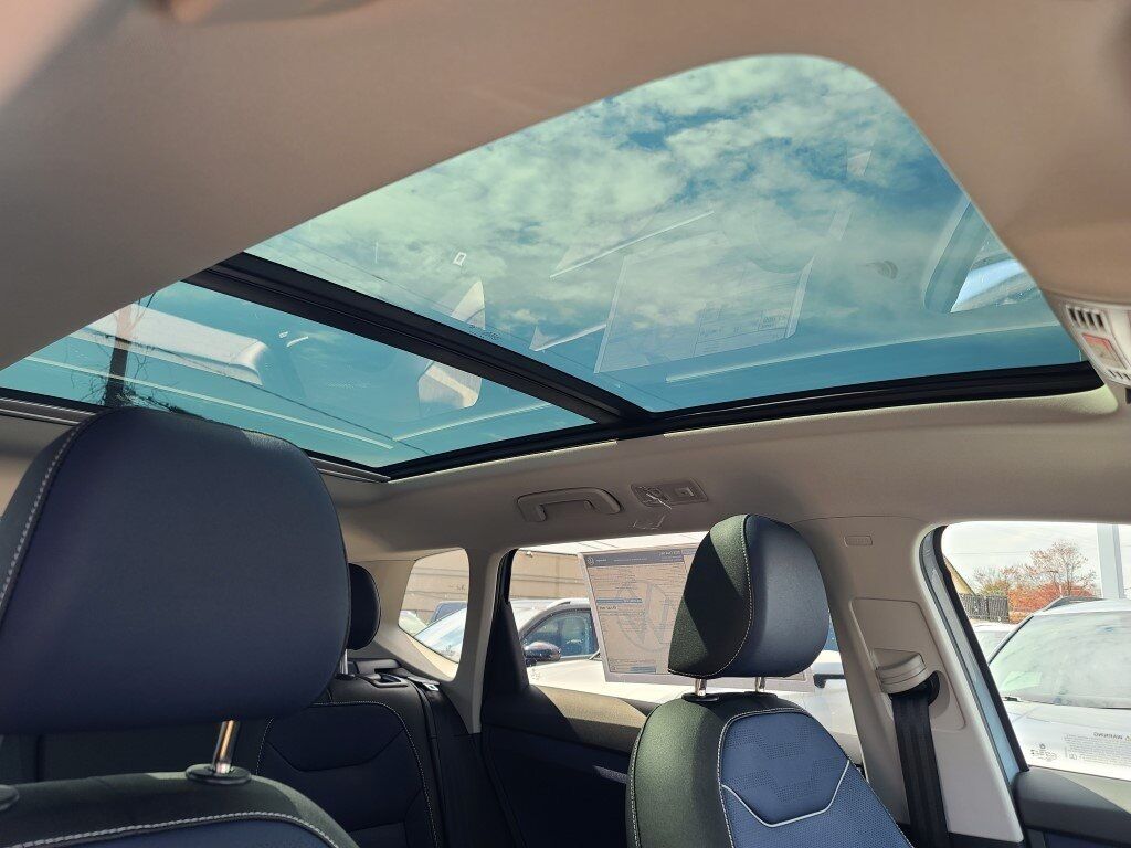 2025 Volkswagen Taos 1.5T SEL Springfield VA