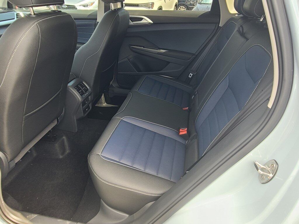 2025 Volkswagen Taos 1.5T SEL Springfield VA