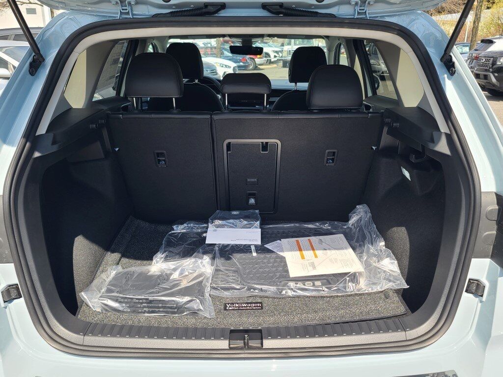 2025 Volkswagen Taos 1.5T SEL Springfield VA