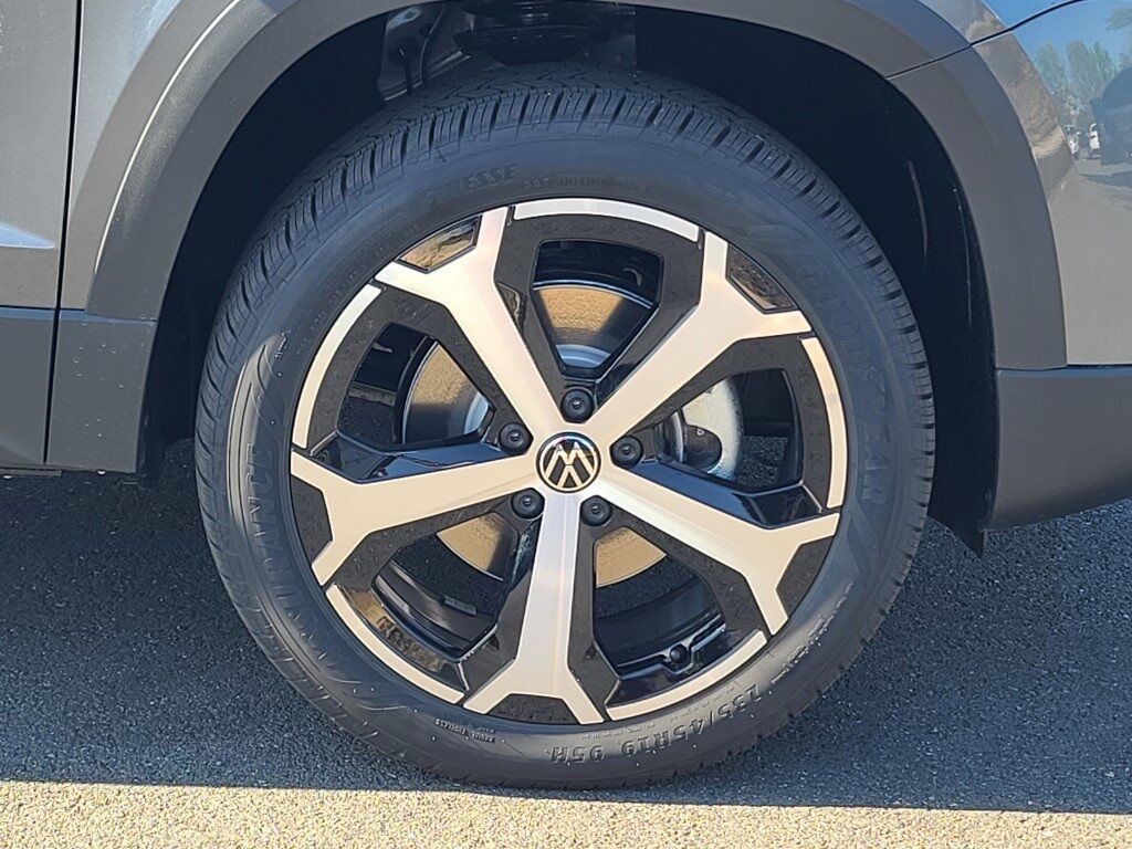 2025 Volkswagen Taos 1.5T SEL Springfield VA