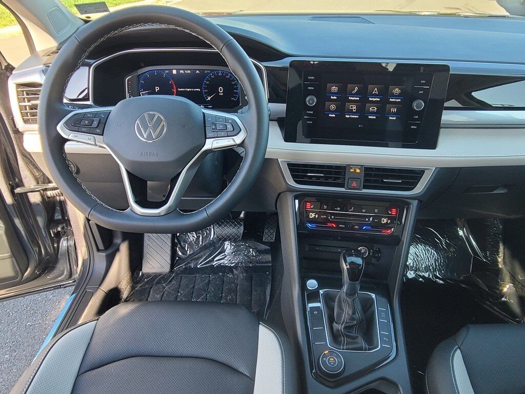 2025 Volkswagen Taos 1.5T SEL Springfield VA