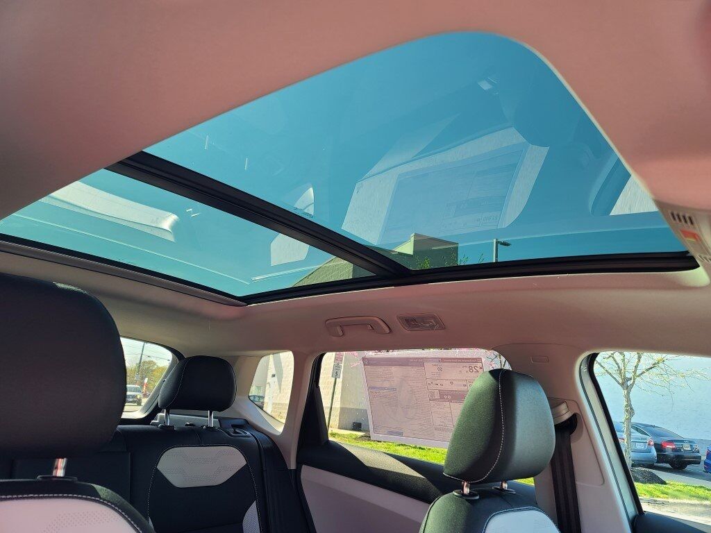 2025 Volkswagen Taos 1.5T SEL Springfield VA