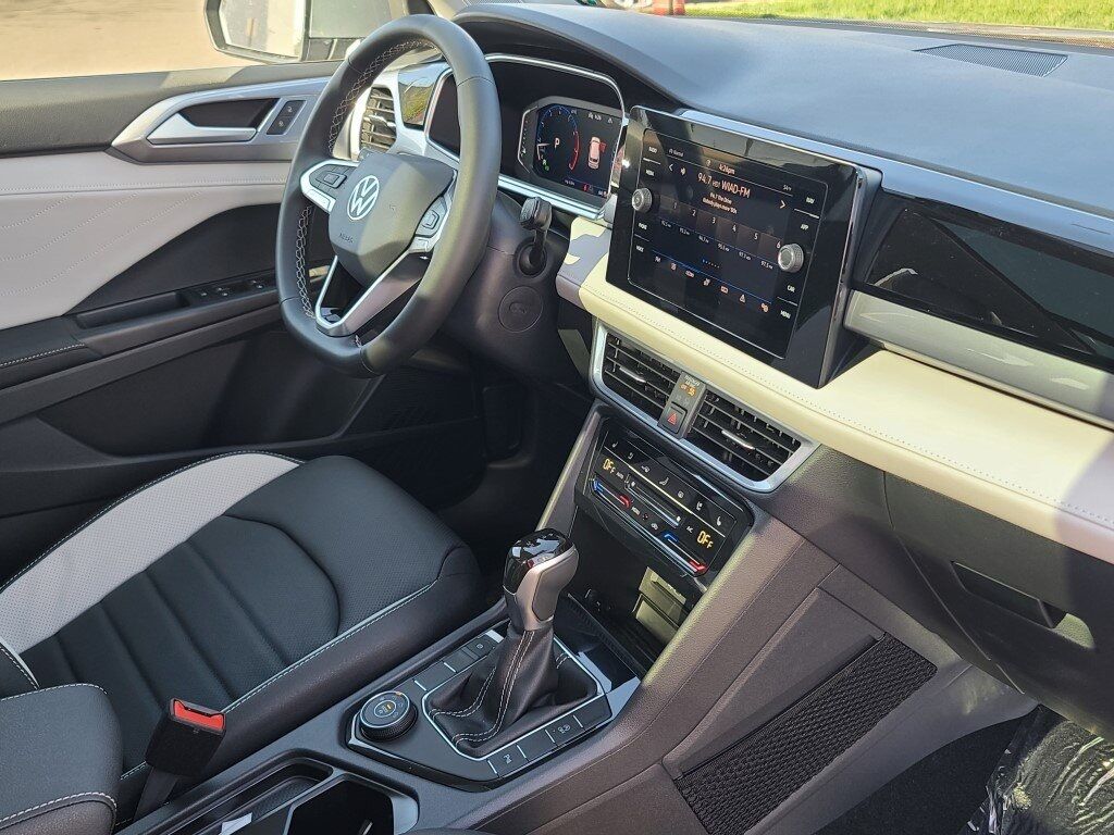 2025 Volkswagen Taos 1.5T SEL Springfield VA