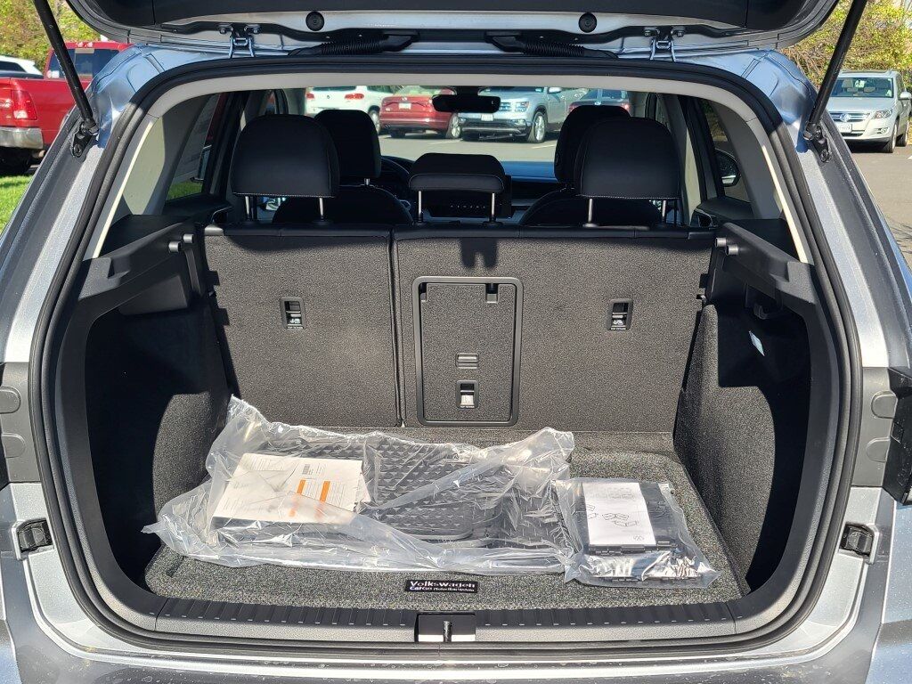 2025 Volkswagen Taos 1.5T SEL Springfield VA