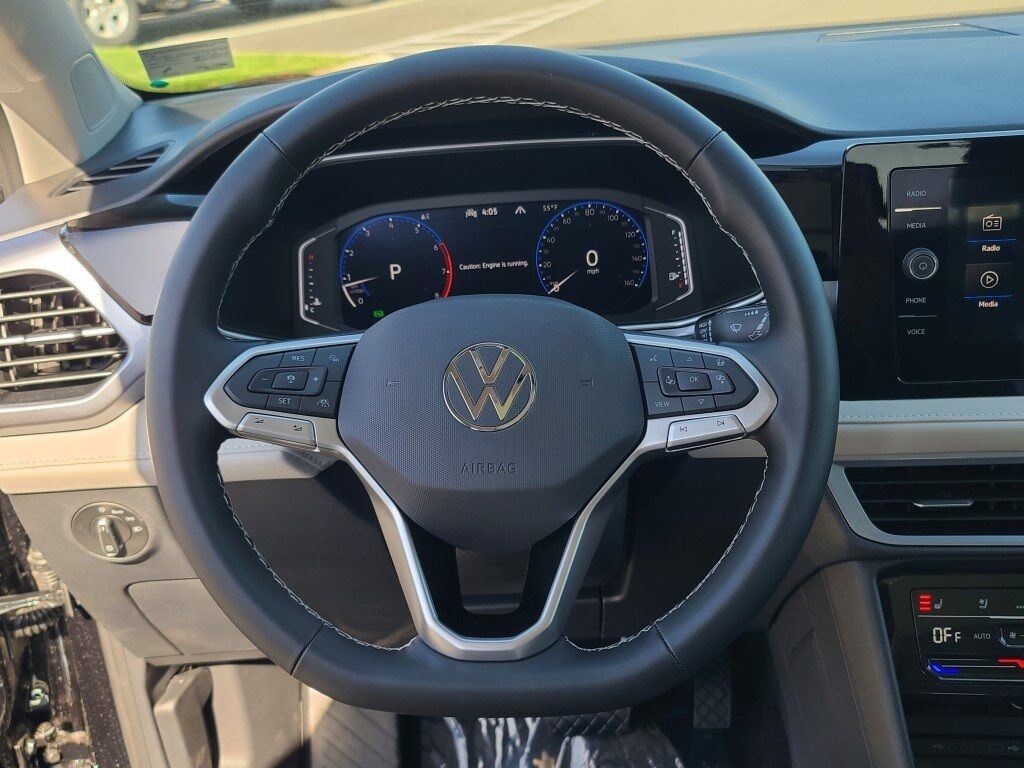 2025 Volkswagen Taos 1.5T SEL Springfield VA