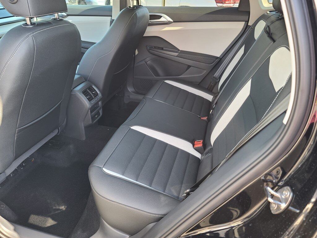 2025 Volkswagen Taos 1.5T SEL Springfield VA