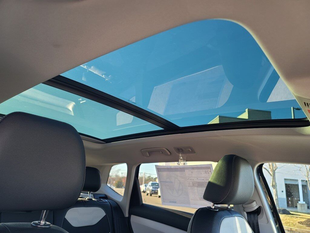 2025 Volkswagen Taos 1.5T SEL Springfield VA