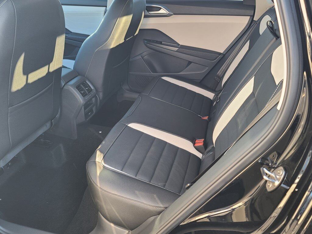 2025 Volkswagen Taos 1.5T SEL Springfield VA