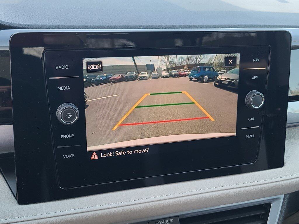 2025 Volkswagen Taos 1.5T SEL Springfield VA