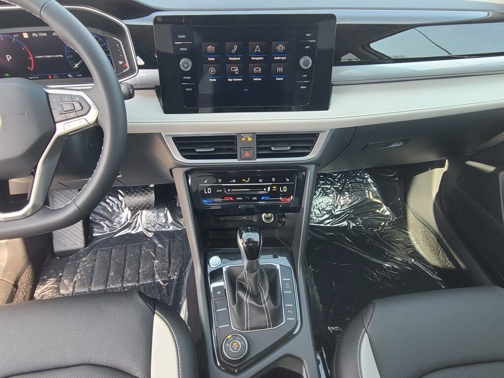 2025 Volkswagen Taos 1.5T SEL Springfield VA