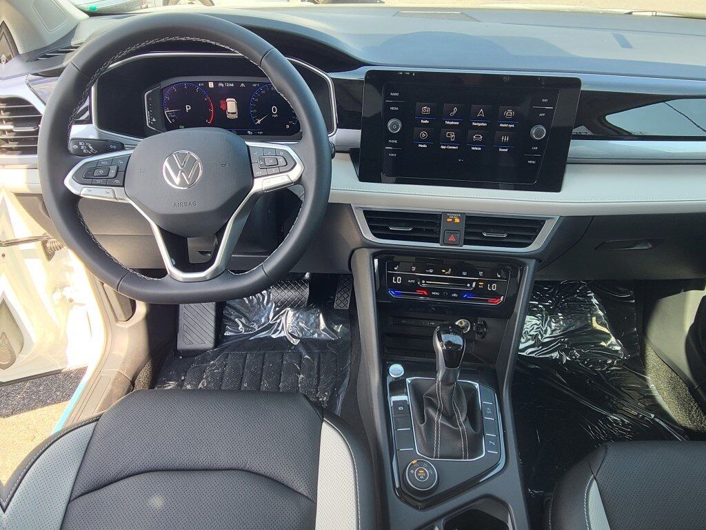 2025 Volkswagen Taos 1.5T SEL Springfield VA